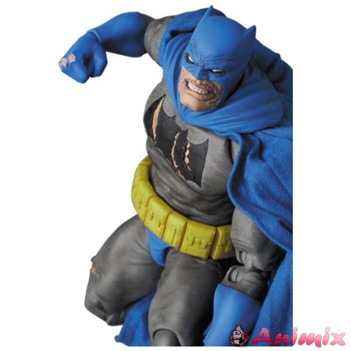 MAFEX Batman (TDKR:The Dark Knight Triumphant) - Image 2