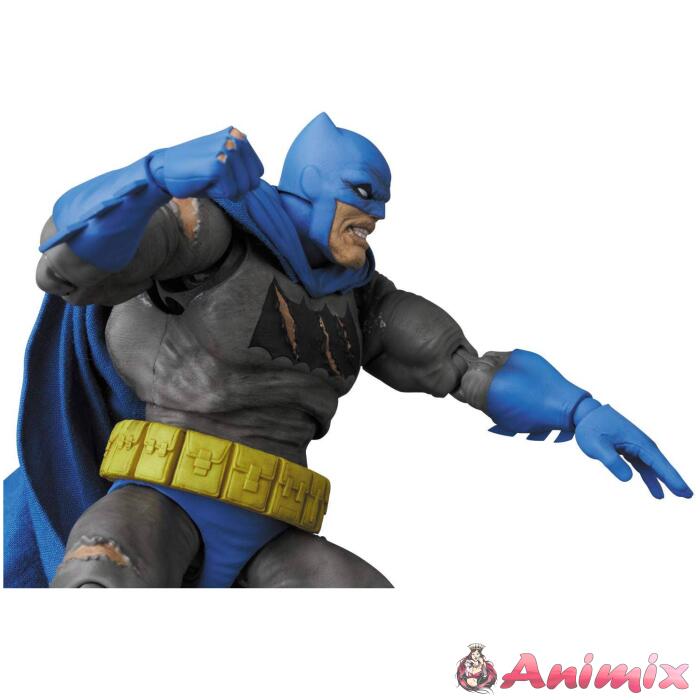 MAFEX Batman (TDKR:The Dark Knight Triumphant) - Image 11