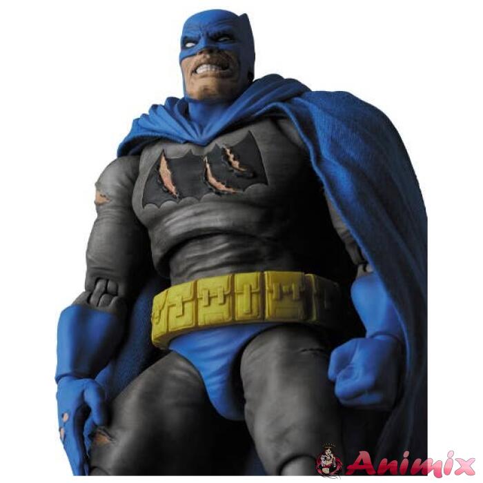 MAFEX Batman (TDKR:The Dark Knight Triumphant) - Image 10